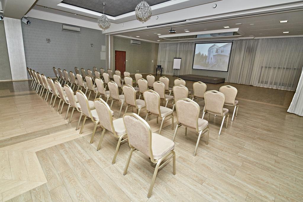 ראדומסק Hotel Ted מראה חיצוני תמונה