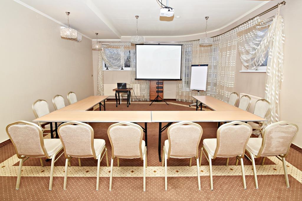 ראדומסק Hotel Ted מראה חיצוני תמונה
