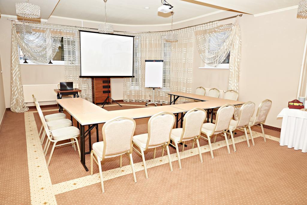 ראדומסק Hotel Ted מראה חיצוני תמונה