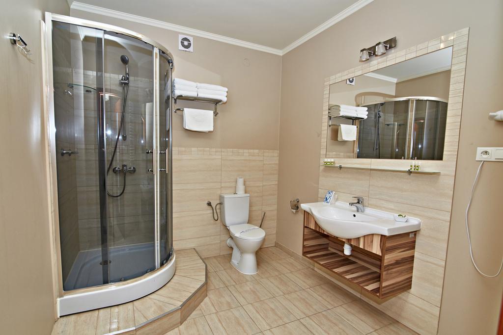 ראדומסק Hotel Ted מראה חיצוני תמונה